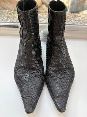 Vintage MARE Black Leather Skin Kitten Heel Ankle Boots; Size: 38-1/2
